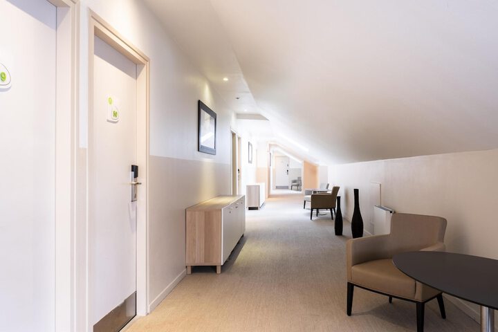 Room 6 of 36