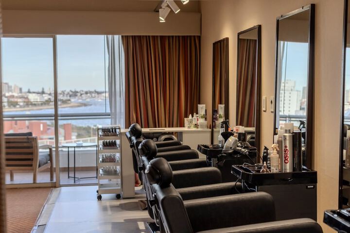 Hair salon