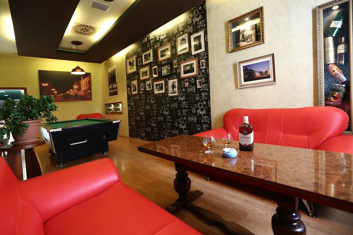 Lounge 29 of 40
