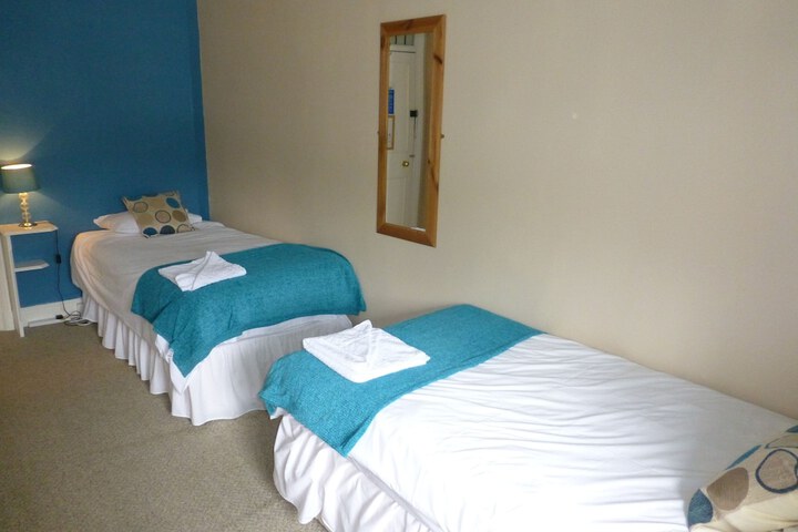 Room 8 of 48