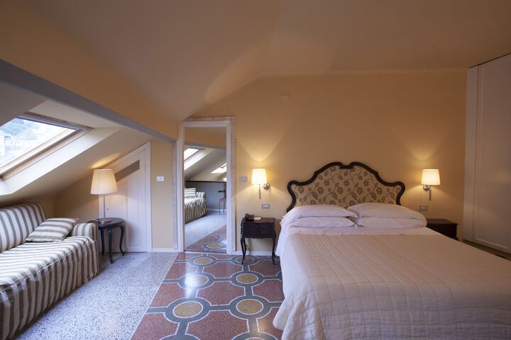 Room 16 of 111