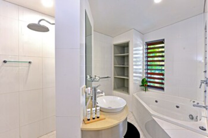Room 2 of 43
