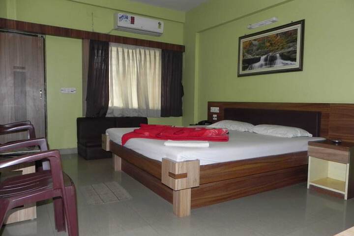 Room 4 of 4