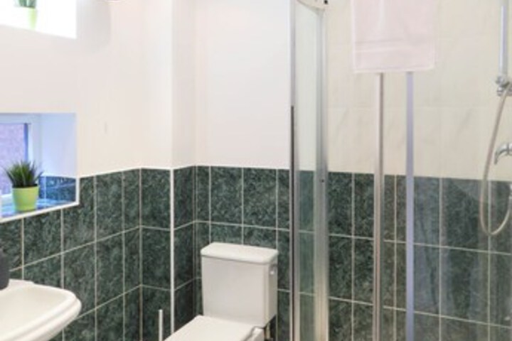 Room 2 of 25