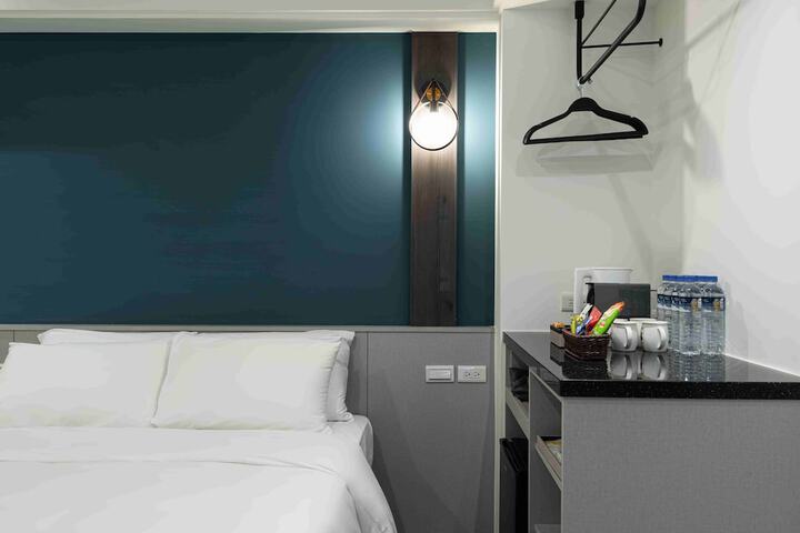 Room 8 of 68