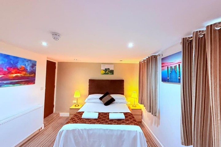 Room 5 of 20
