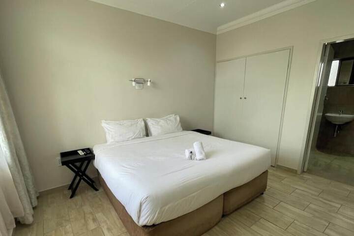 Room 7 of 24