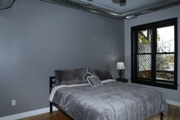 Room 11 of 32