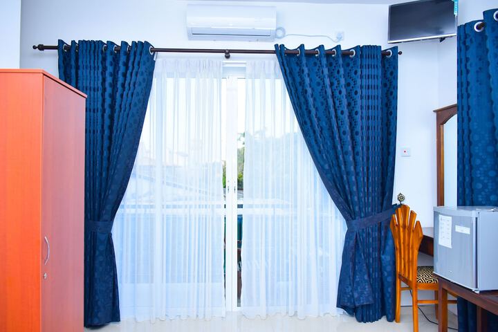 Room 5 of 52
