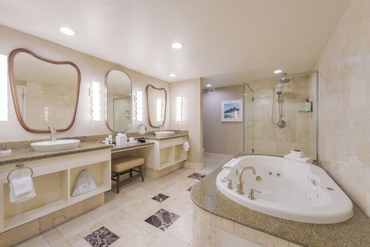 Remodeled King Suite (49 of 58)
