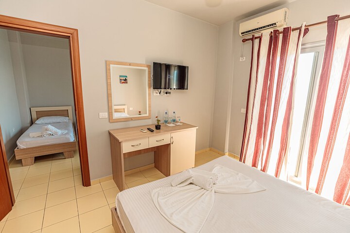 Room 15 of 40