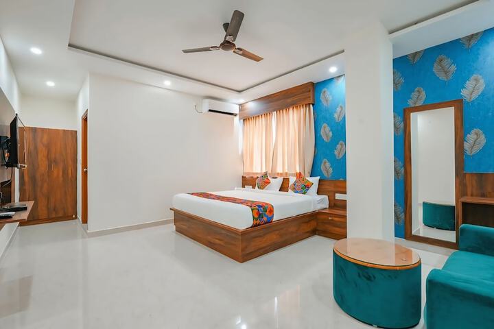 Room 4 of 6