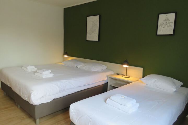 Room 10 of 45