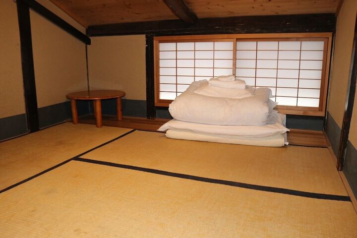 Room 17 of 48
