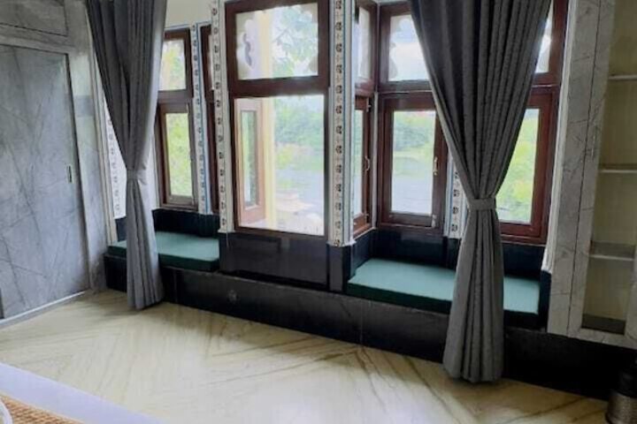 Room 14 of 17