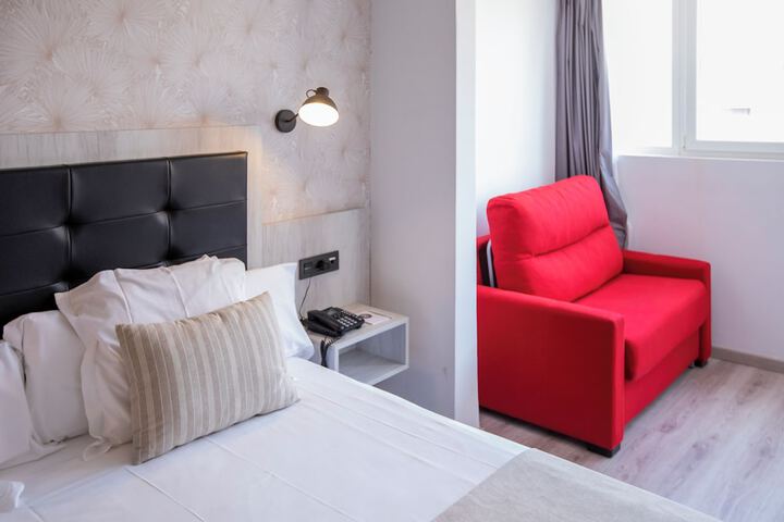 Room 12 of 30