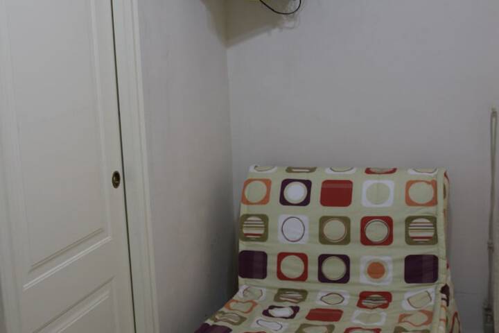 Room 5 of 28
