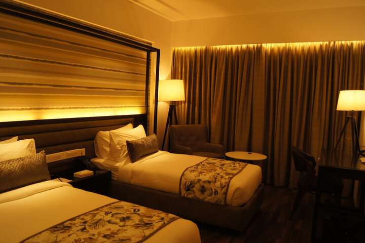 Room 10 of 39