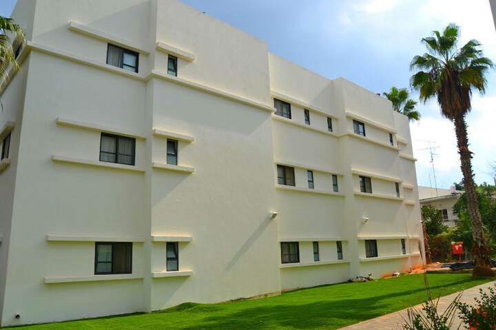 Exterior of HI Tel Aviv