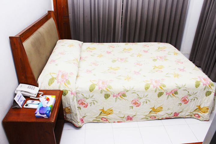 Room 12 of 23