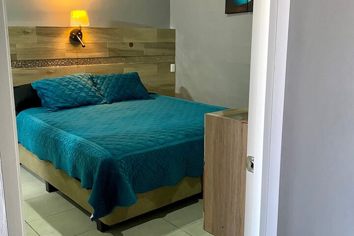 Room 15 of 28