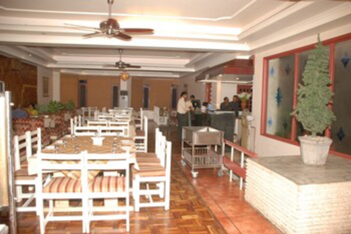 Dining 21 of 26