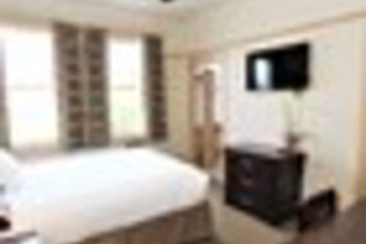 Room 35 of 153