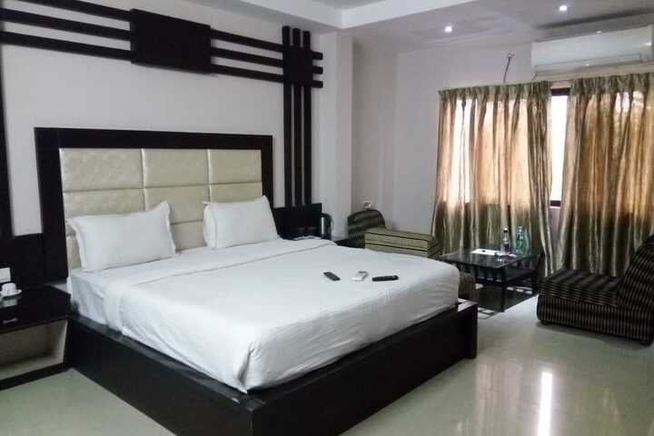 Room 5 of 14