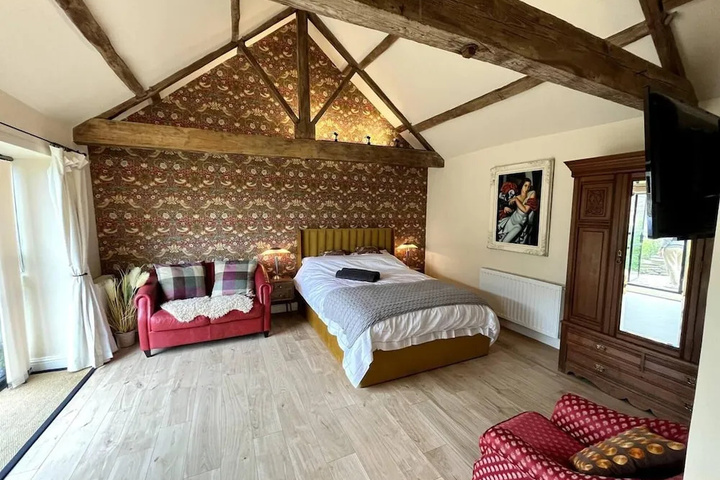 Room 2 of 16