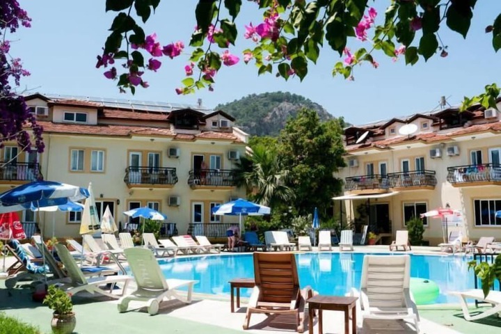 Hotel Pool