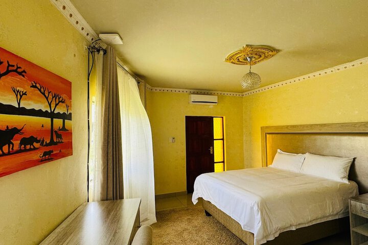 Room 12 of 76