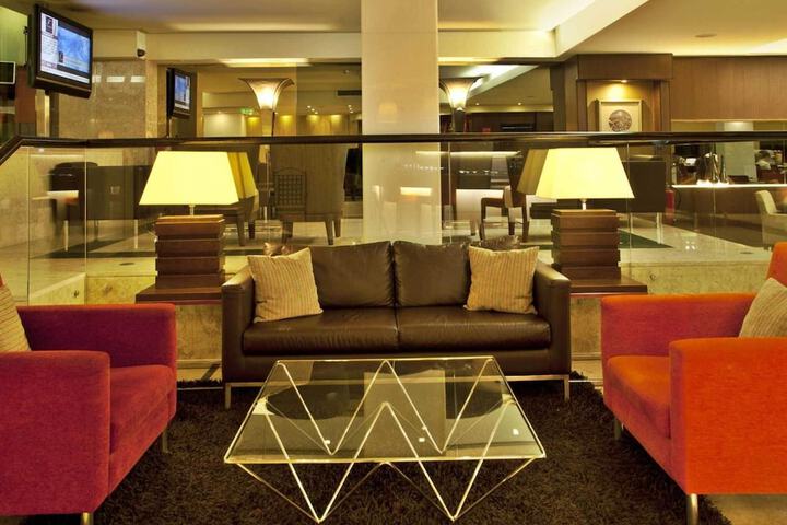 Entrance & Lobby