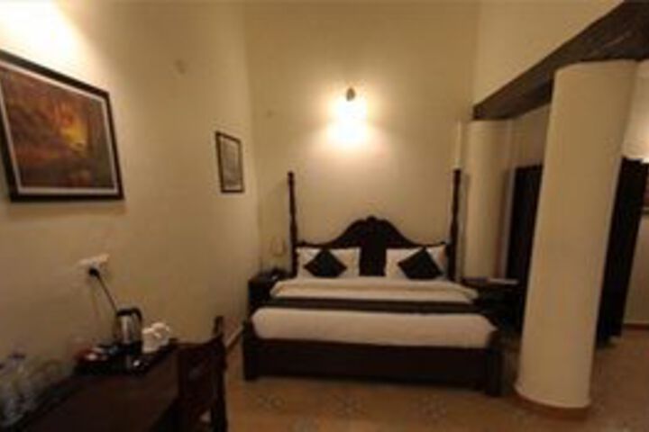 Room 14 of 27