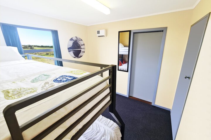 Room 10 of 28