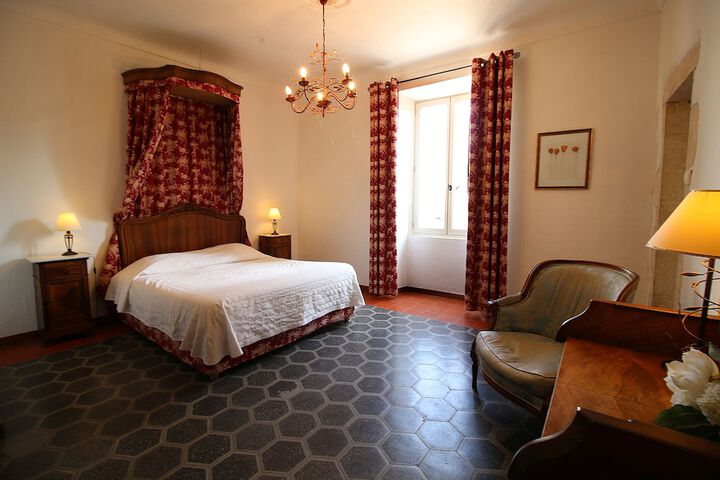 Room 19 of 48