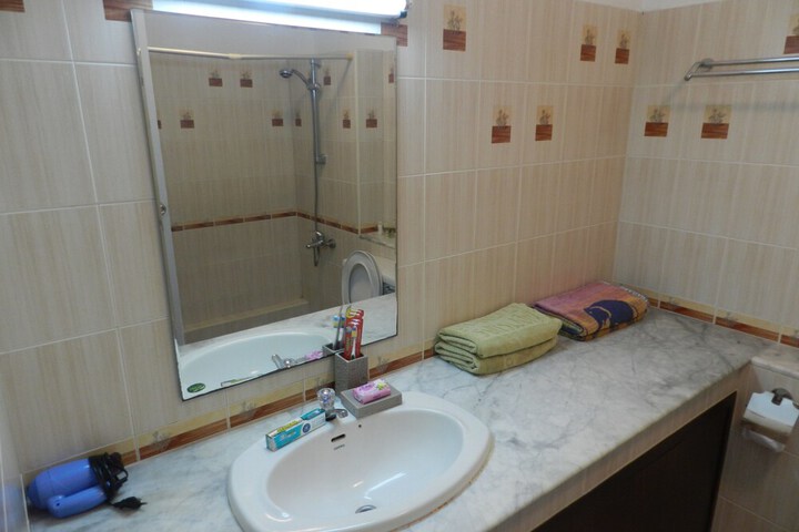 Room 165 of 259