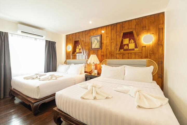 Room 43 of 132