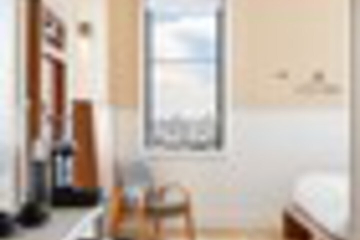 Room 47 of 171