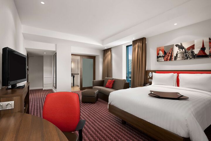 Room 12 of 60
