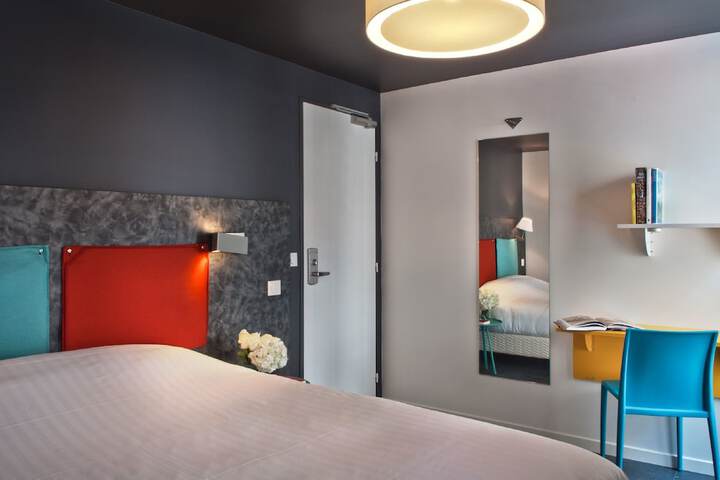Room 13 of 26