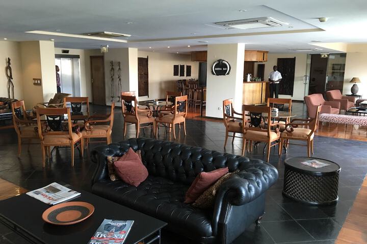 Lounge 195 of 276