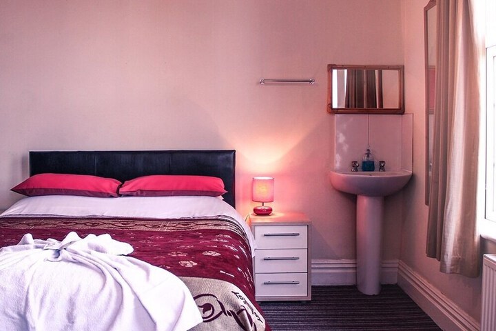 Room 8 of 20