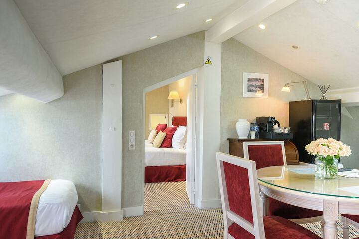 Room 34 of 89