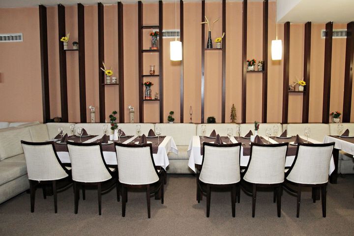 Dining 72 of 89