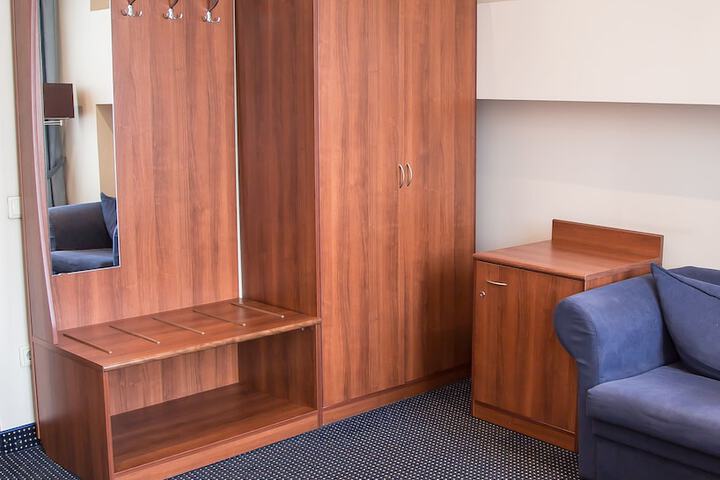 Room 28 of 63