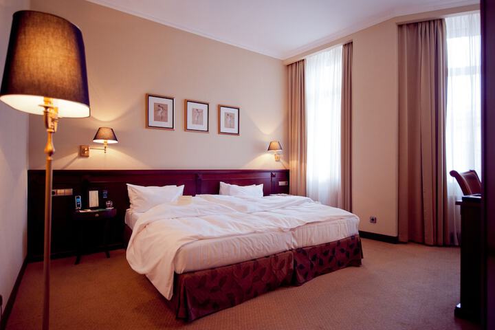 Room 36 of 80