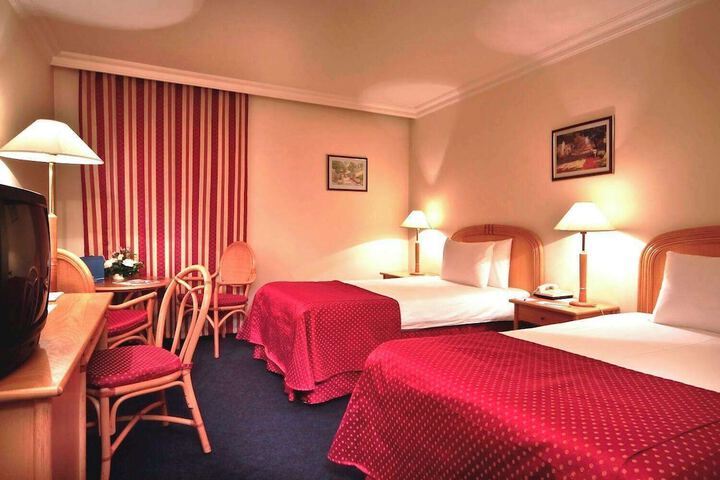 Room 29 of 90