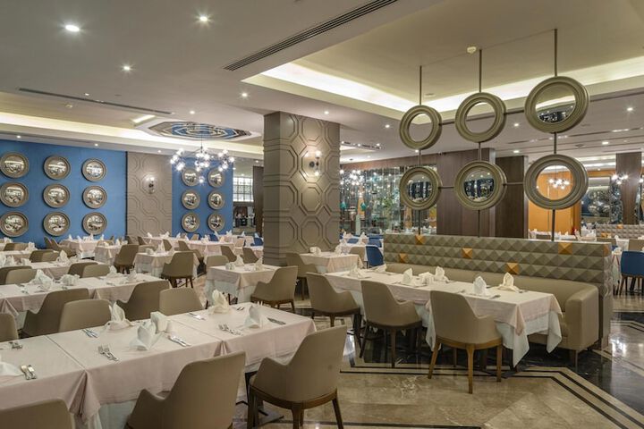 Dining 93 of 152