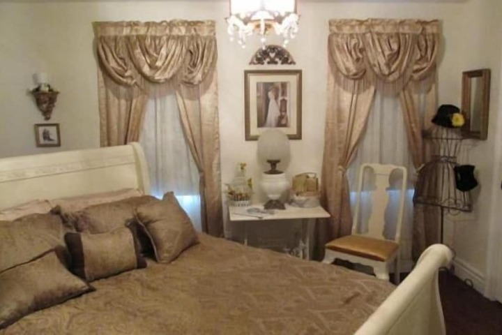 Room 12 of 46