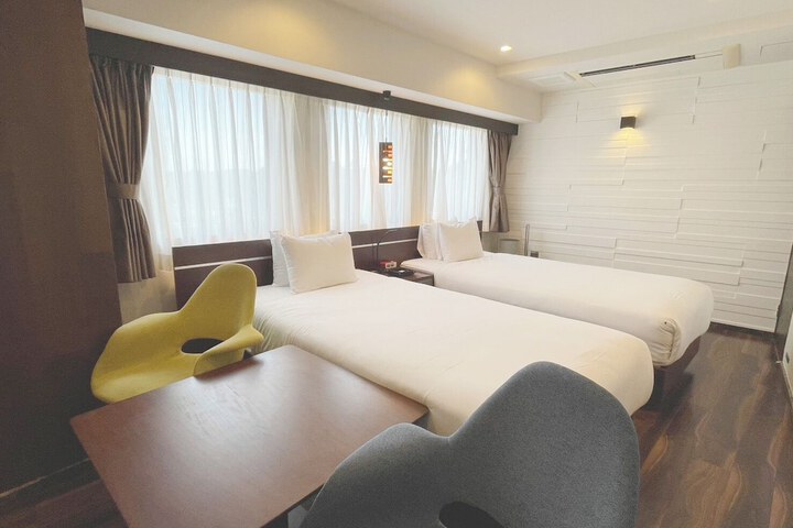 Room 17 of 72